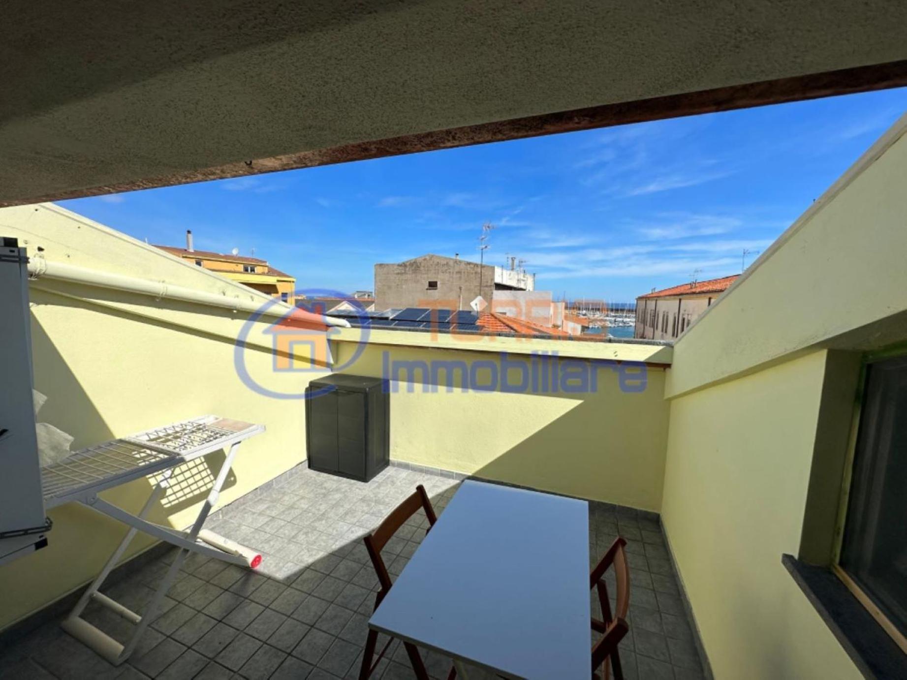 La Mansarda Di Via Galilei Apartment Порто Торес Екстериор снимка